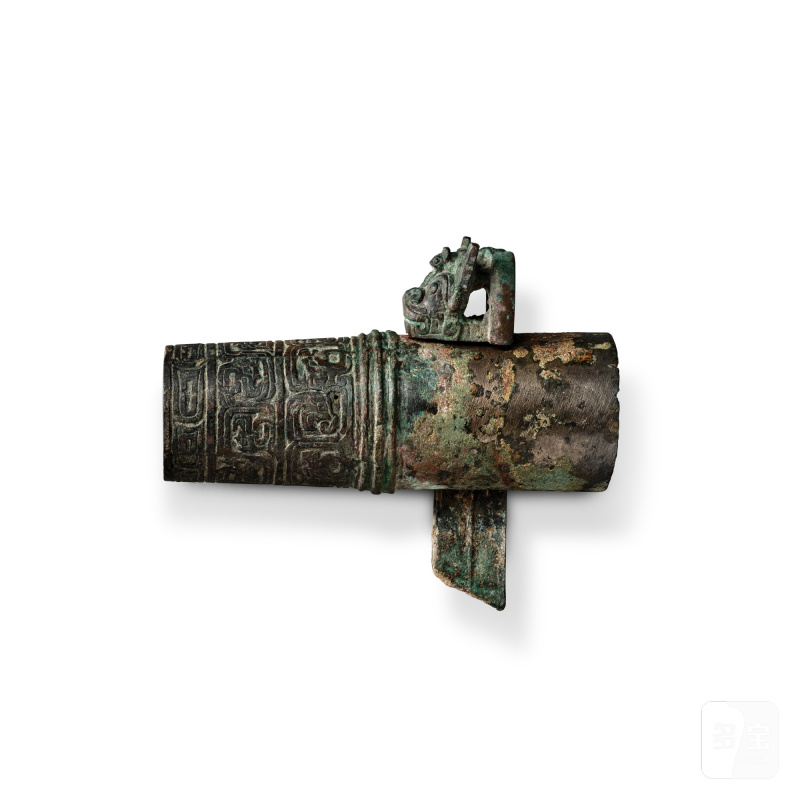 A set of archaic bronze 'tiger' chariot fitting, Western Zhou dynasty | 西周 青銅虎紋車轂車轄一套 - 图2